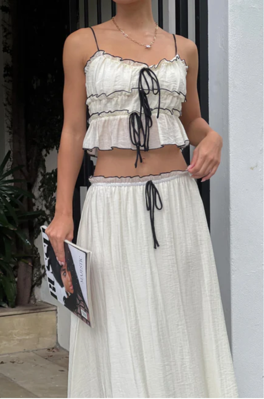 MAIDENS TIE DETAIL OVERLOCK SET